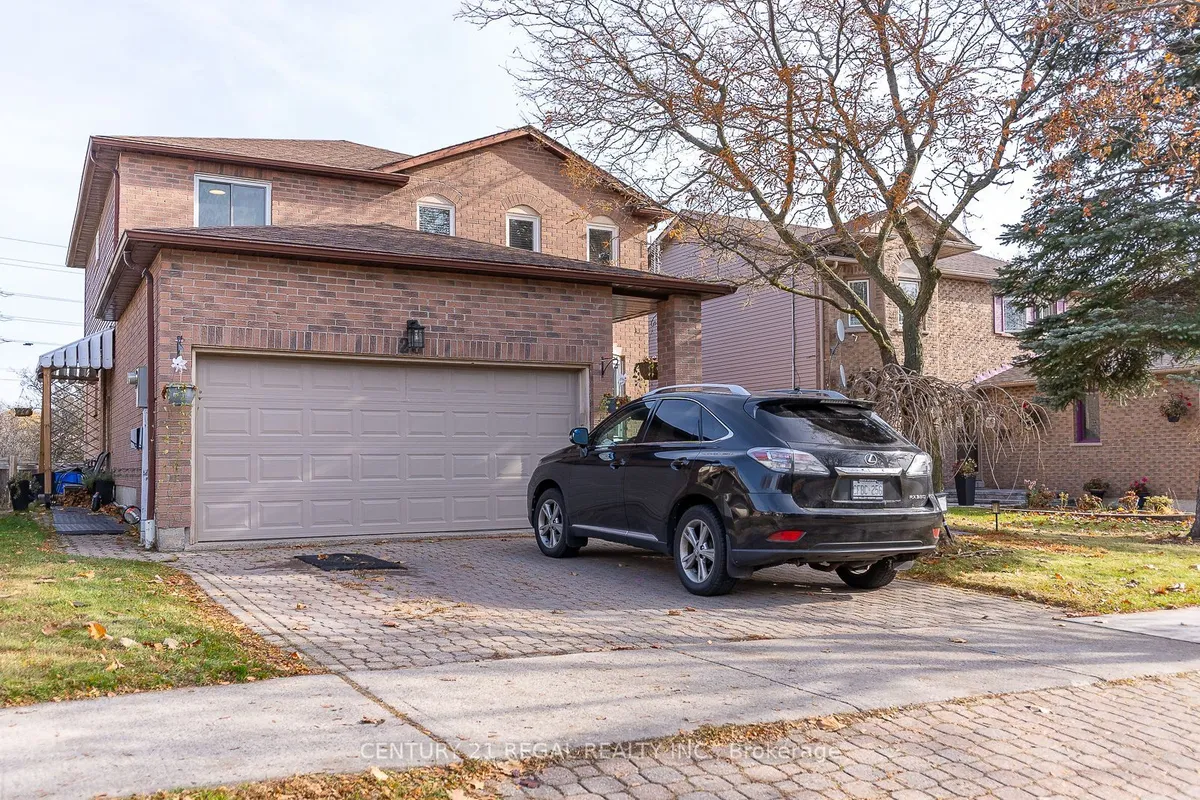 28 Upland Drive, ON L1N 8H8