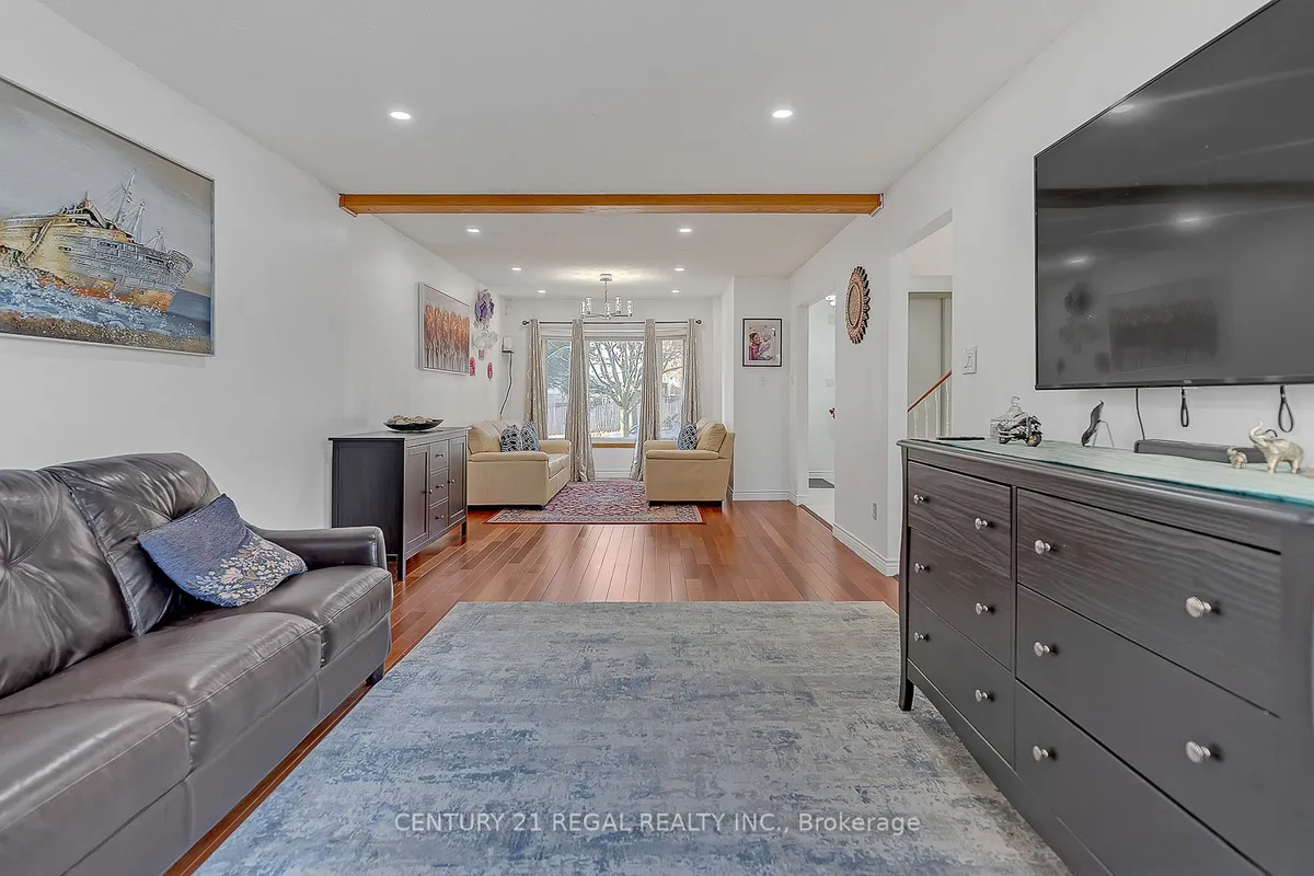 28 Upland Drive, ON L1N 8H8