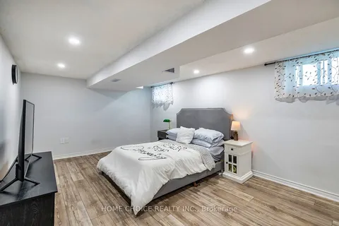 1014 Centre Street, ON L1N 4V3