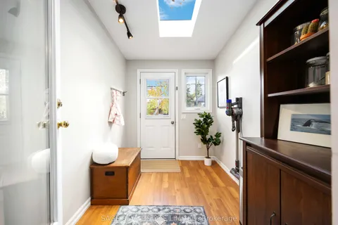 552 Victoria Park Avenue, ON M4E 3T5