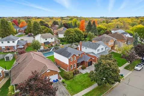 16 Orchard Park Drive, ON L1C 4E2