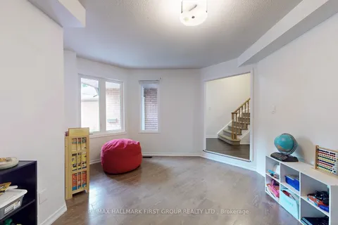 54 Davies Crescent, ON L1N 8X5