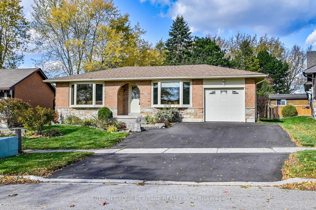39 Anstead Crescent, ON L1S 3X4