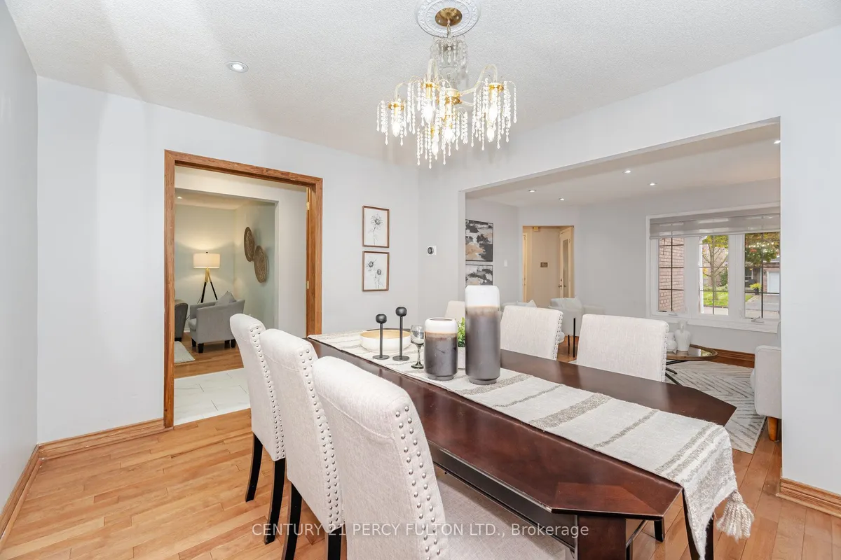 24 Carle Crescent, ON L1T 3T8