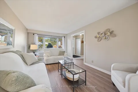 695 Hillcroft Street, ON L1G 2S5