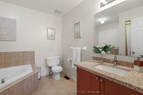 1932 Treetop Way, ON L1V 0B4