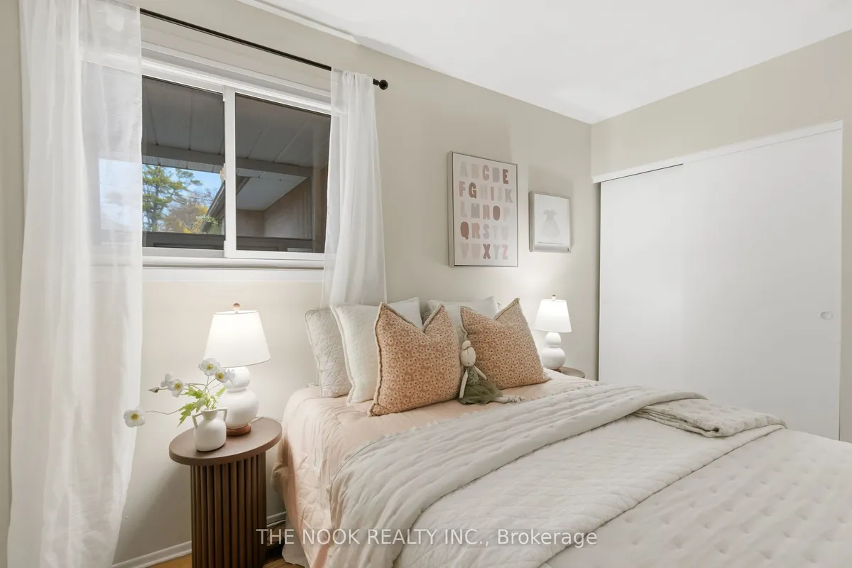 953 Essa Crescent, ON L1W 2J2