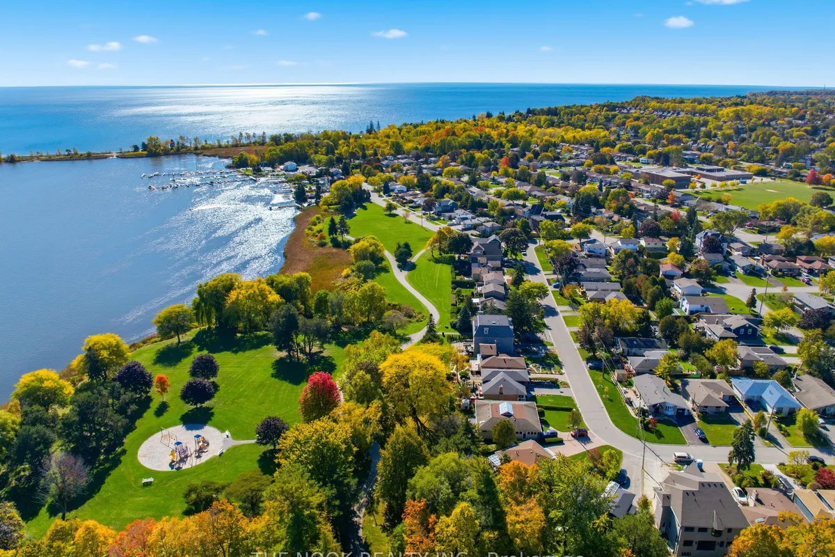 953 Essa Crescent, ON L1W 2J2