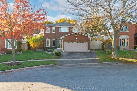 8 Aldcroft Crescent, ON L1C 4P1