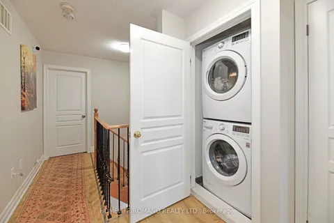 33 Comfort Way, ON L1N 2K6