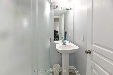 33 Comfort Way, ON L1N 2K6