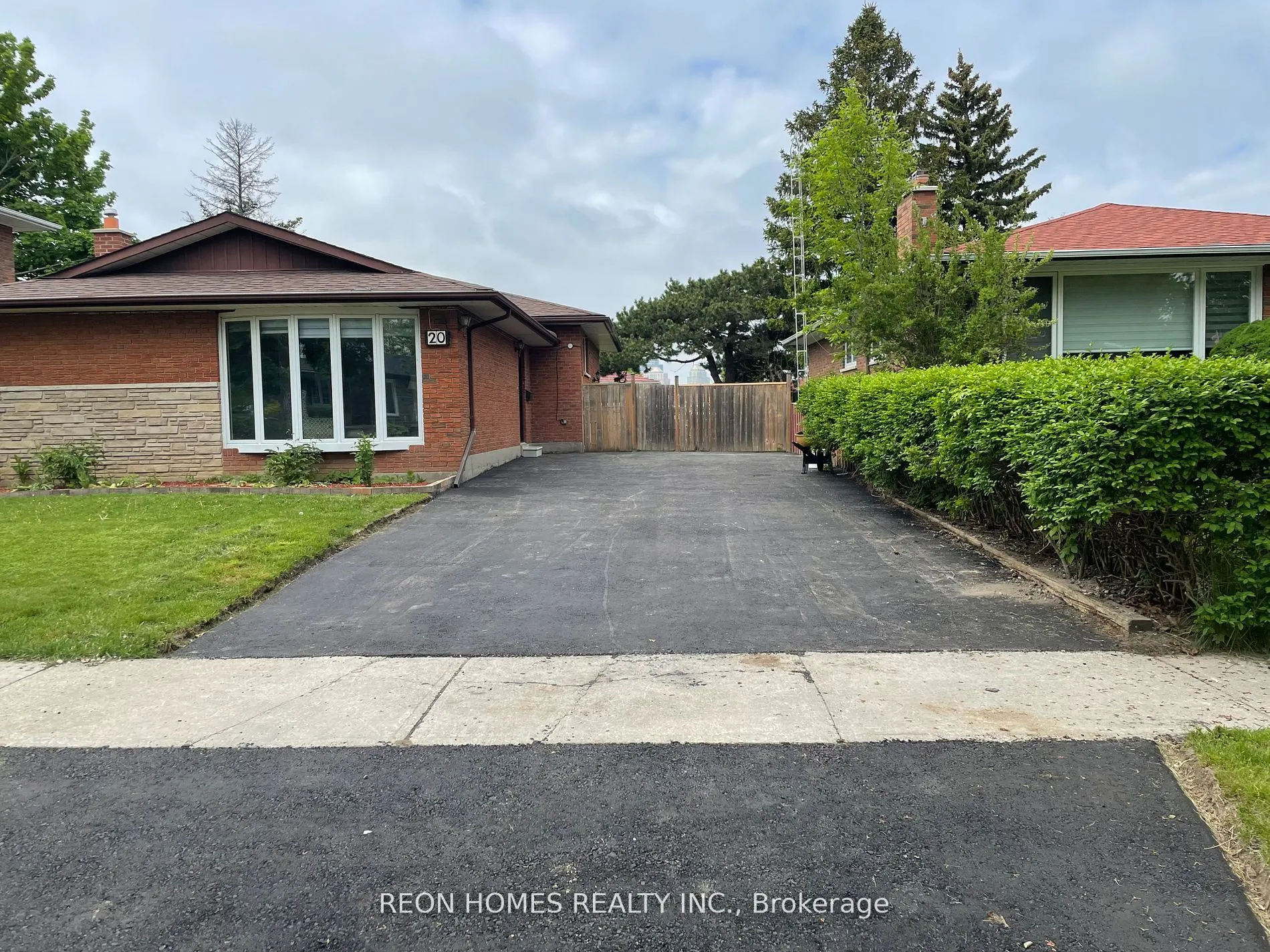 20 Bluefin Crescent, ON M1H 2L1