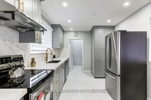 20 Bluefin Crescent, ON M1H 2L1