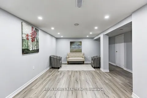 20 Bluefin Crescent, ON M1H 2L1