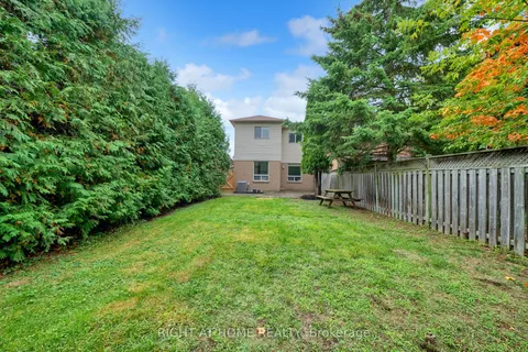 9 Kershaw Street, ON L1C 4S4