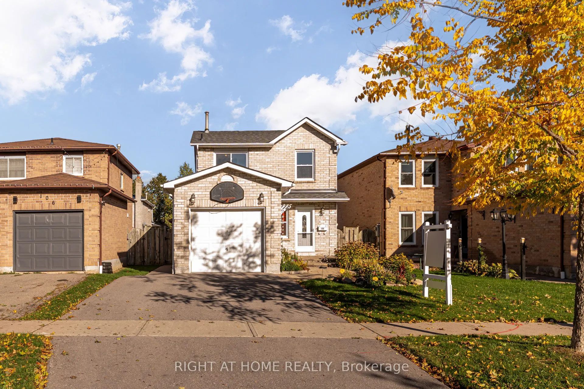 108 Rotherglen Road, ON L1T 1T3