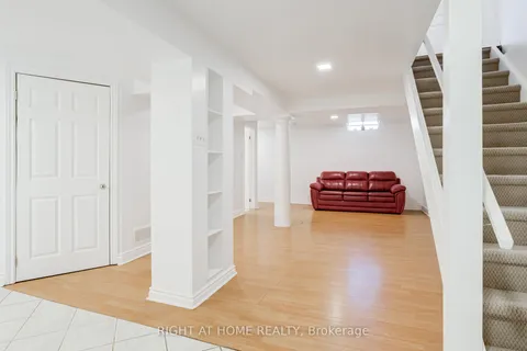 108 Rotherglen Road, ON L1T 1T3