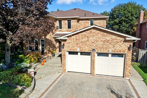 33 Simms Drive, ON L1T 3J5