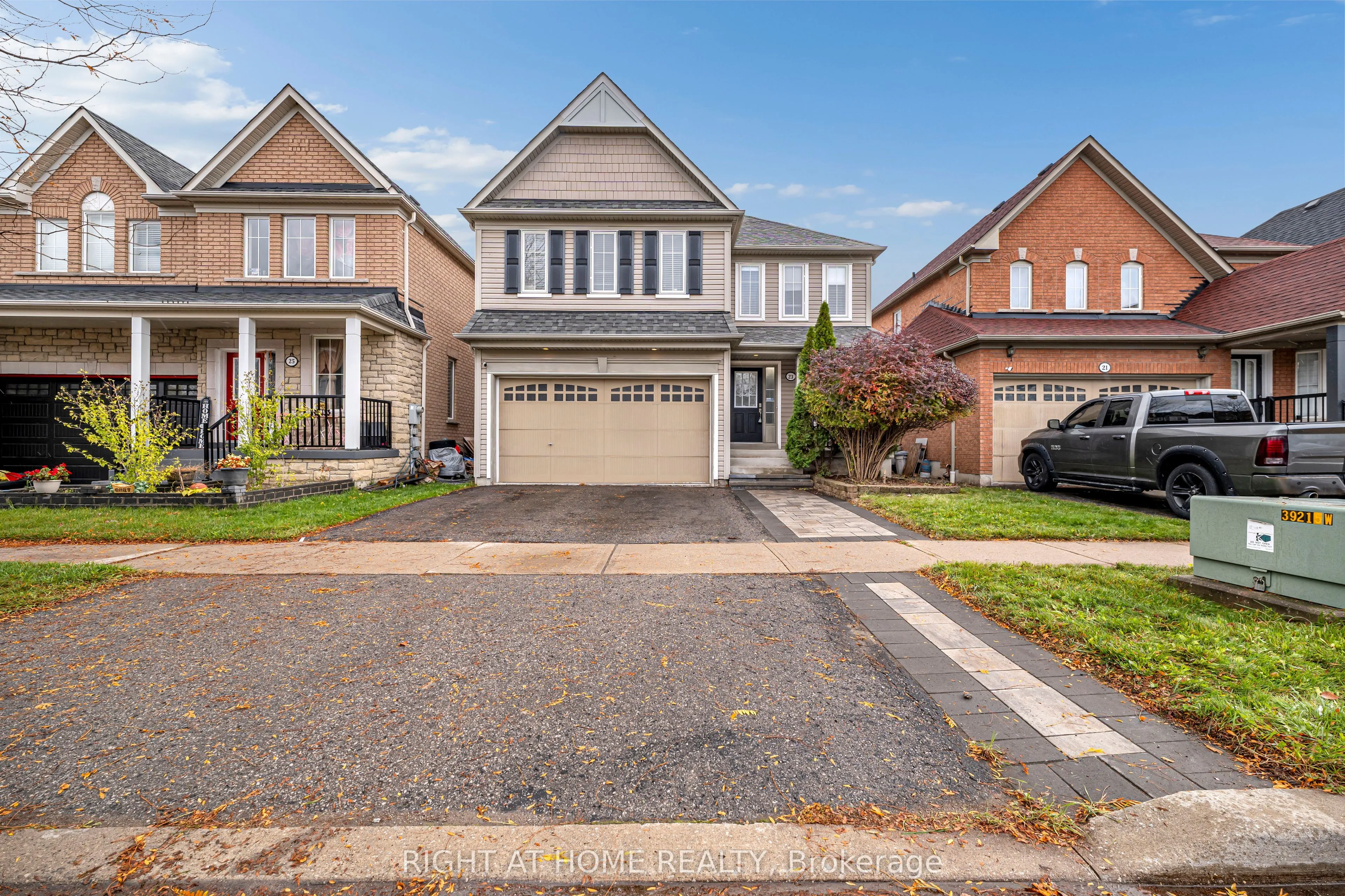 23 Tiller Street, ON L1Z 1X8