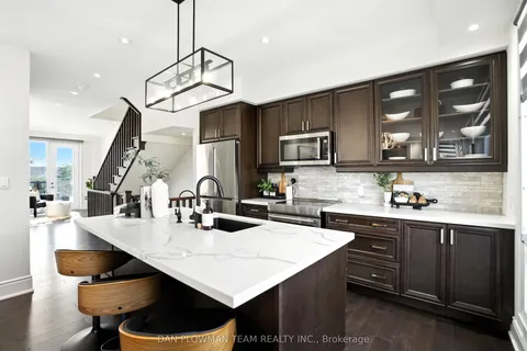 6703 Thickson Road, ON L1M 0M3