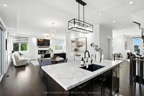 6703 Thickson Road, ON L1M 0M3