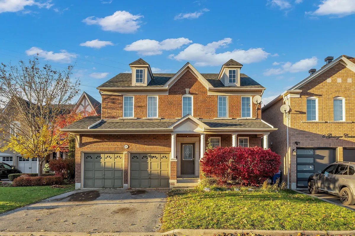 11 Welbourne Court, ON L1T 4Y9