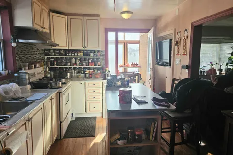 5332 Lawrence Avenue, ON M1C 1R4