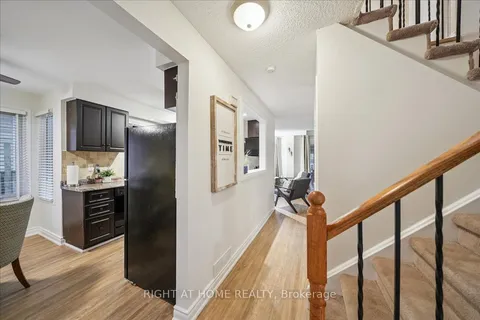 64 Hart Boulevard, ON L1B 1E4