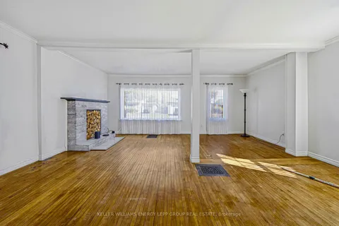 132 High Street, ON L1C 3B7