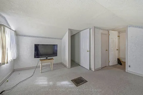 132 High Street, ON L1C 3B7