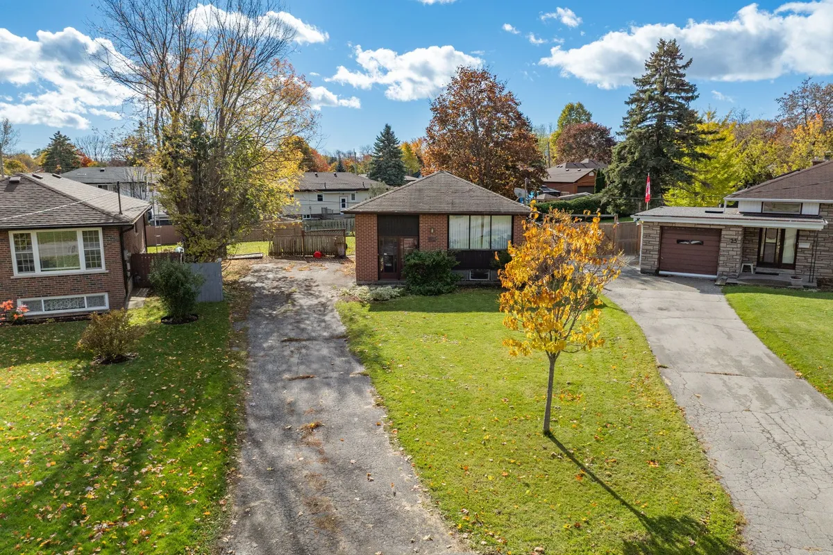 23 Sunset Road, ON L1C 2E5