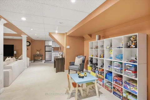 8 Withay Drive, ON L1T 3J6