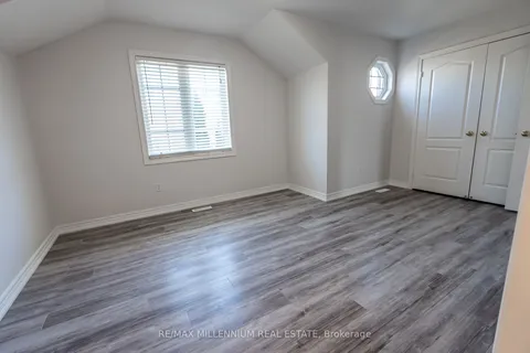 25 Bevan Crescent, ON L1T 4N3