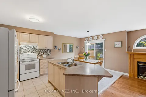 37 Woodcock Avenue, ON L1T 4J5