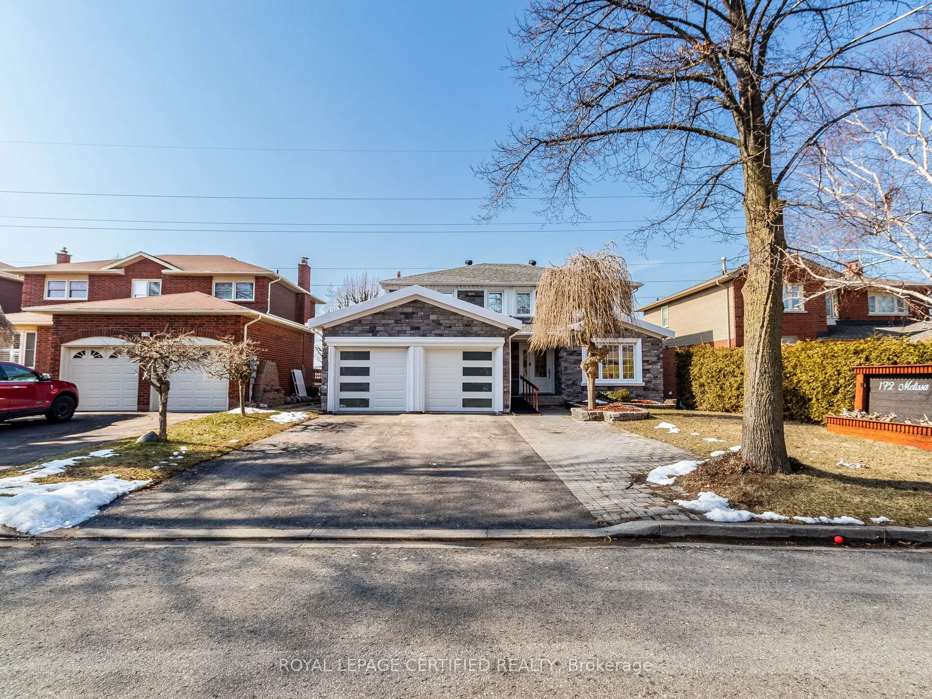 172 Melissa Crescent, ON L1N 8G8