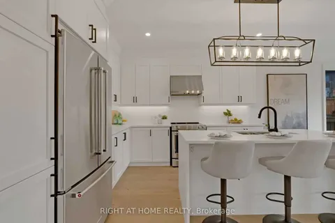 135 Courvier Crescent, ON L1C 0E8