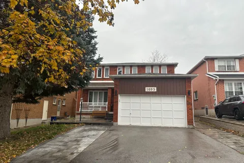 1695 Major Oaks Road, ON L1X 1X2