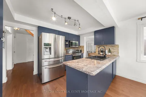 27 Ingleborough Drive, ON L1N 8J9