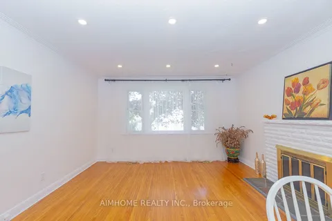 12 Canham Crescent, ON M1S 2H6