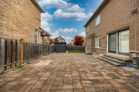 16 Snowling Drive, ON L1Z 0M2