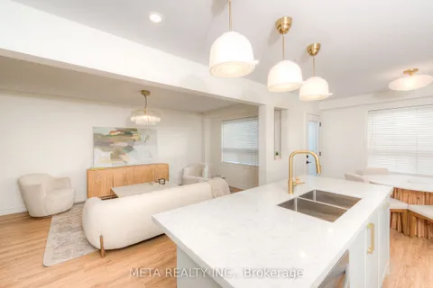 17 Brownridge Place, ON L1P 1W3