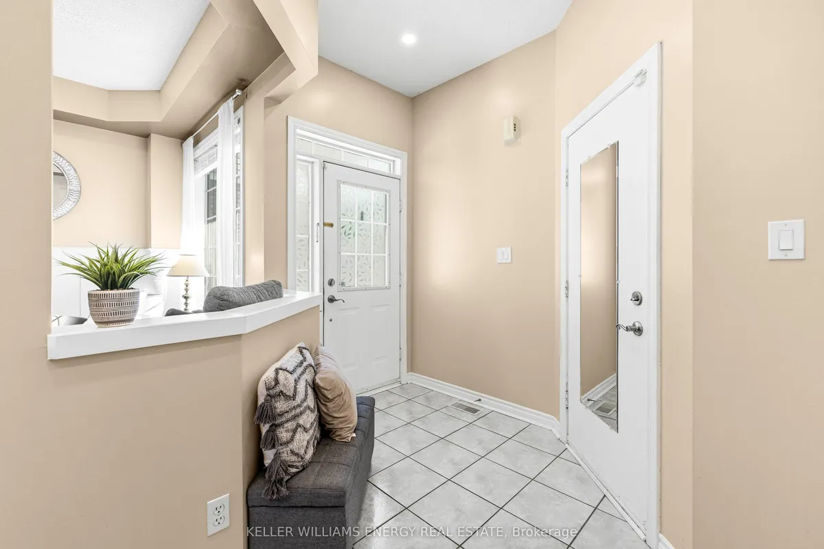 71 Sandford Crescent, ON L1R 2S1