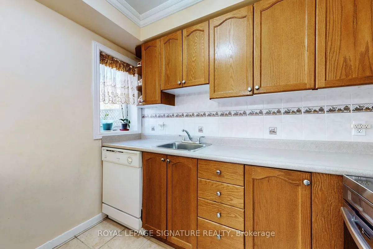 740 Kennedy Road, ON M1K 2C5