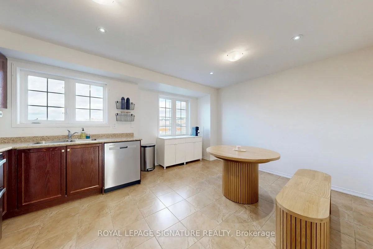 459 Rossland Road, ON L1Z 0K8