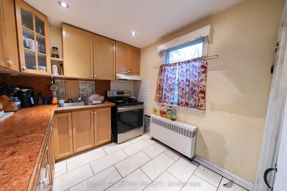 41 Bexhill Avenue, ON M1L 3B7