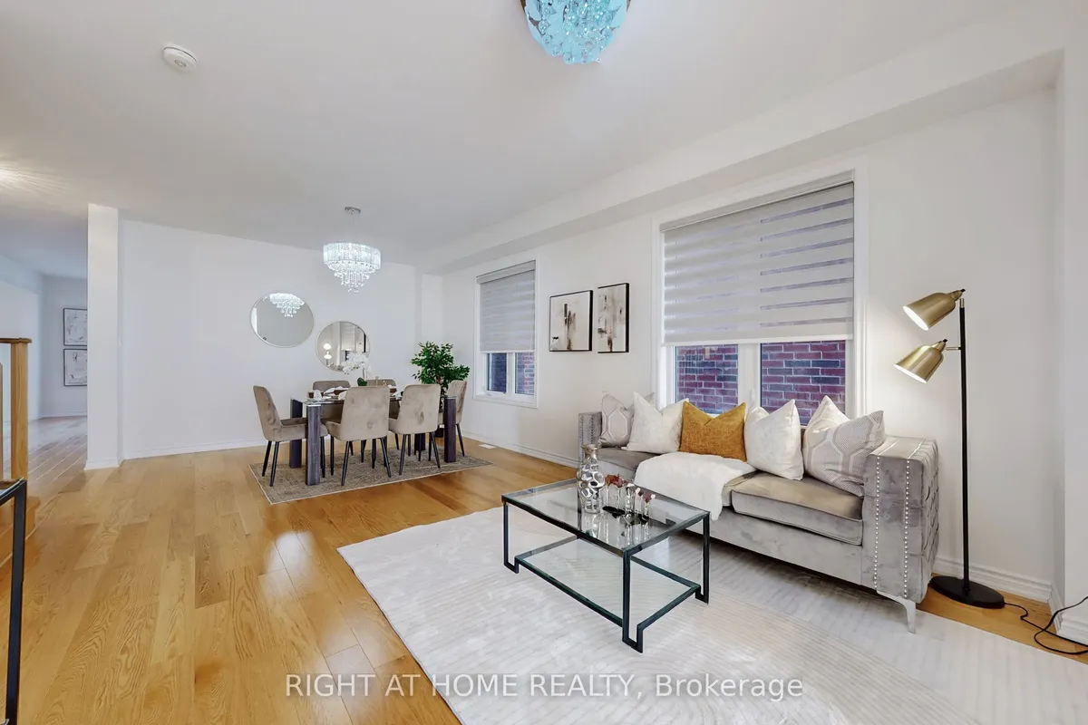 76 Auckland Drive, ON L1P 0G7