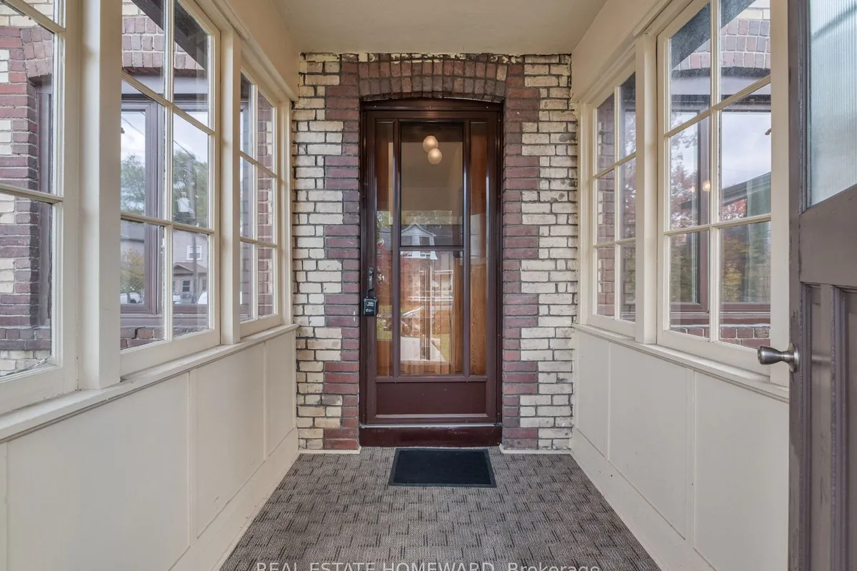 5 Northview Avenue, ON M1N 1V9