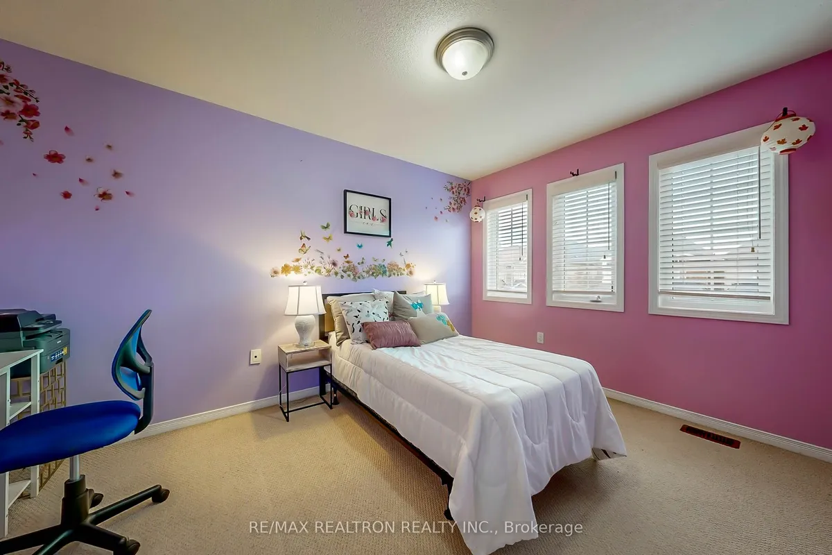 40 Oswell Drive, ON L1Z 0L4