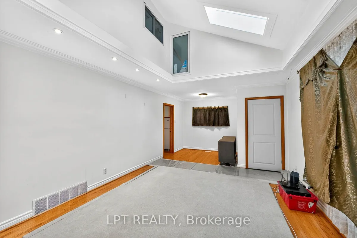 21 Knowlton Drive, ON M1M 2G8