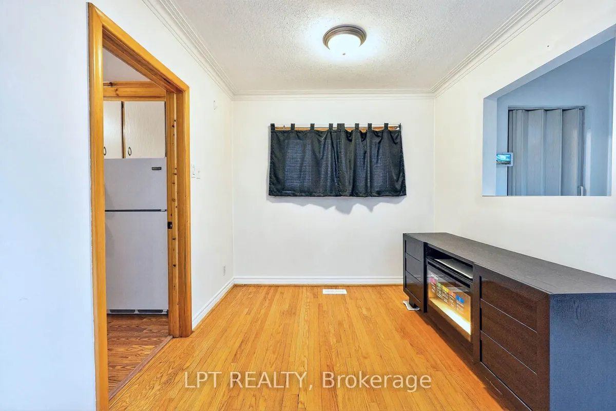 21 Knowlton Drive, ON M1M 2G8